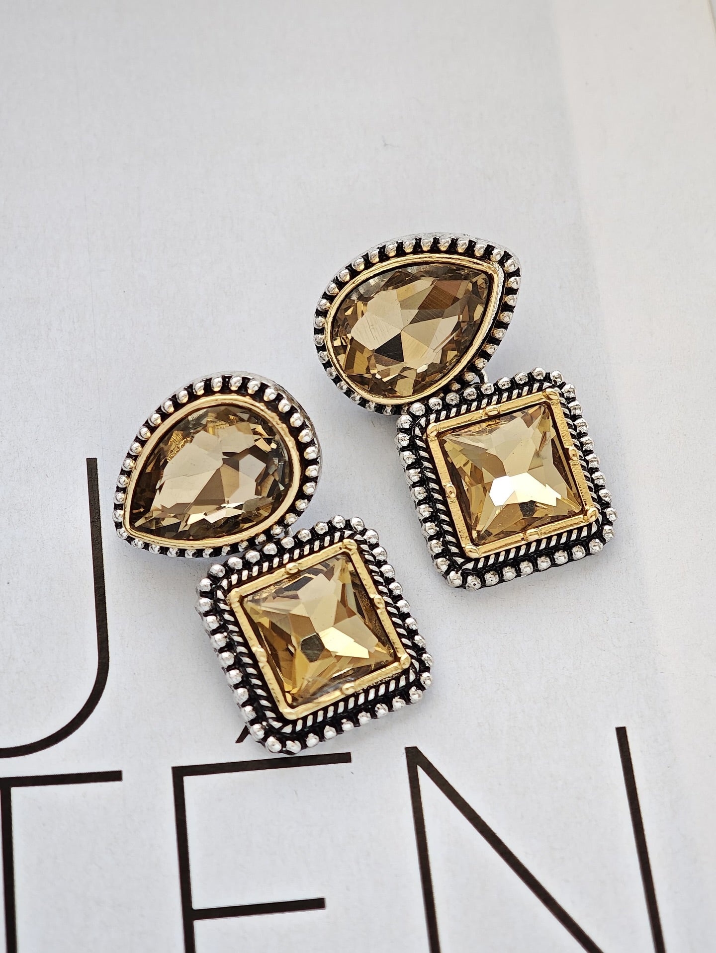 Aretes Cuadro con Gota