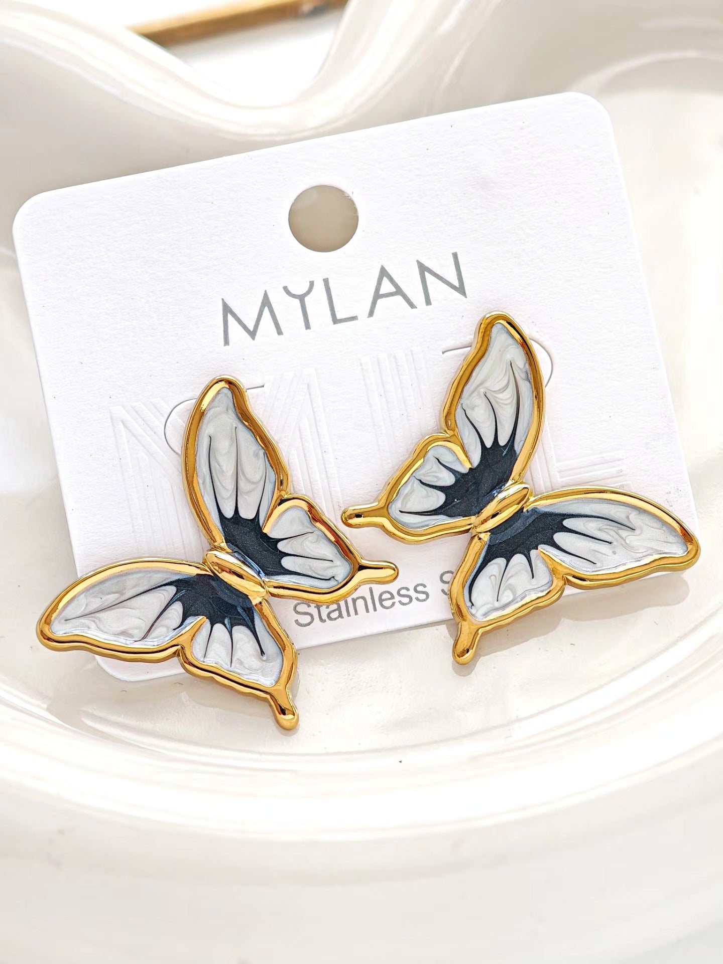 Aretes de Mariposa Blanca