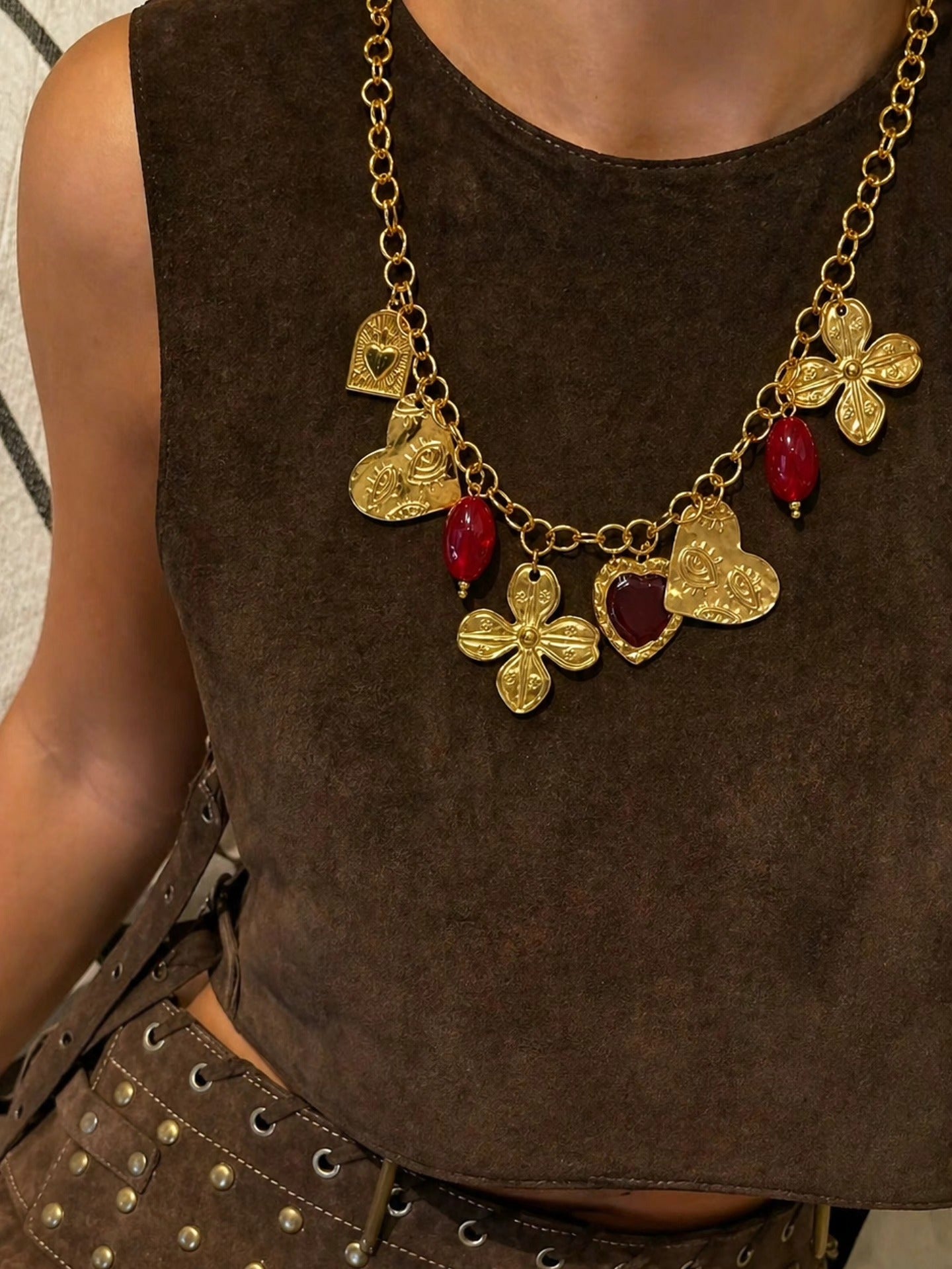 Collar Chunky de Flores y Corazones