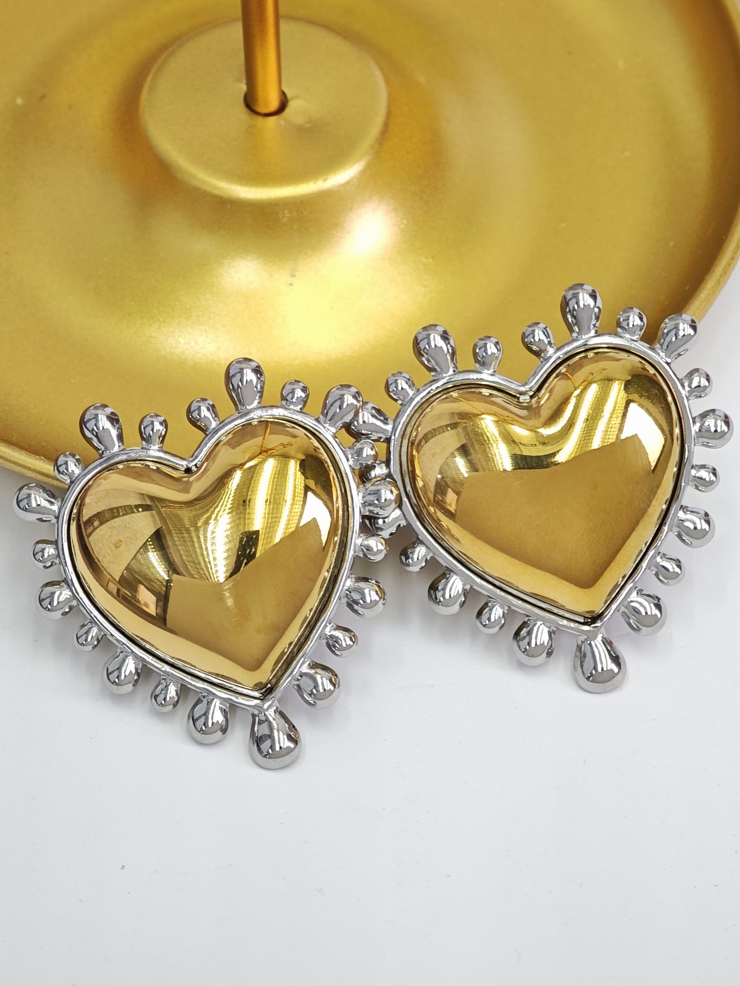 Aretes de Corazon Chunky con Bolitas