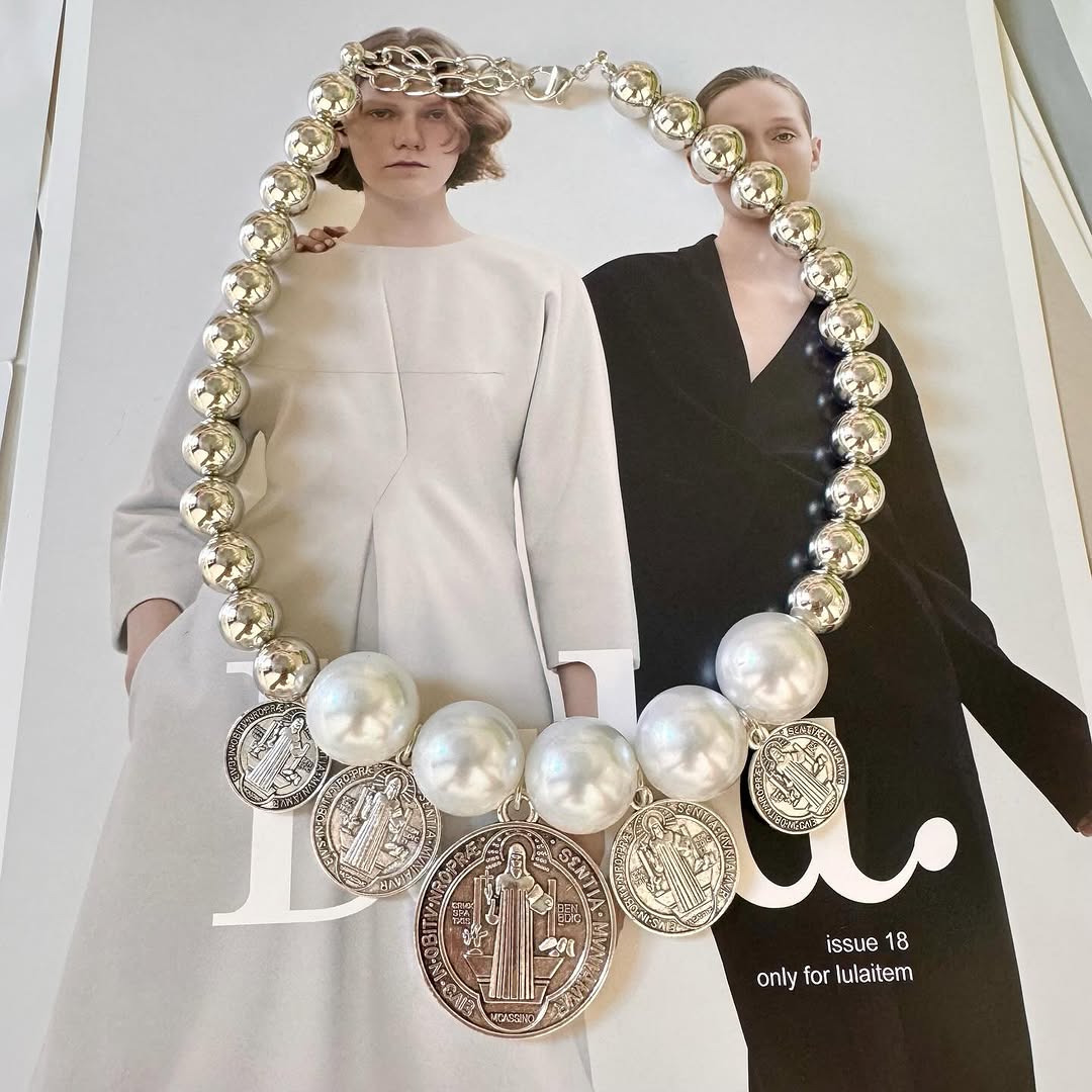 Collar Perlas con San Benito