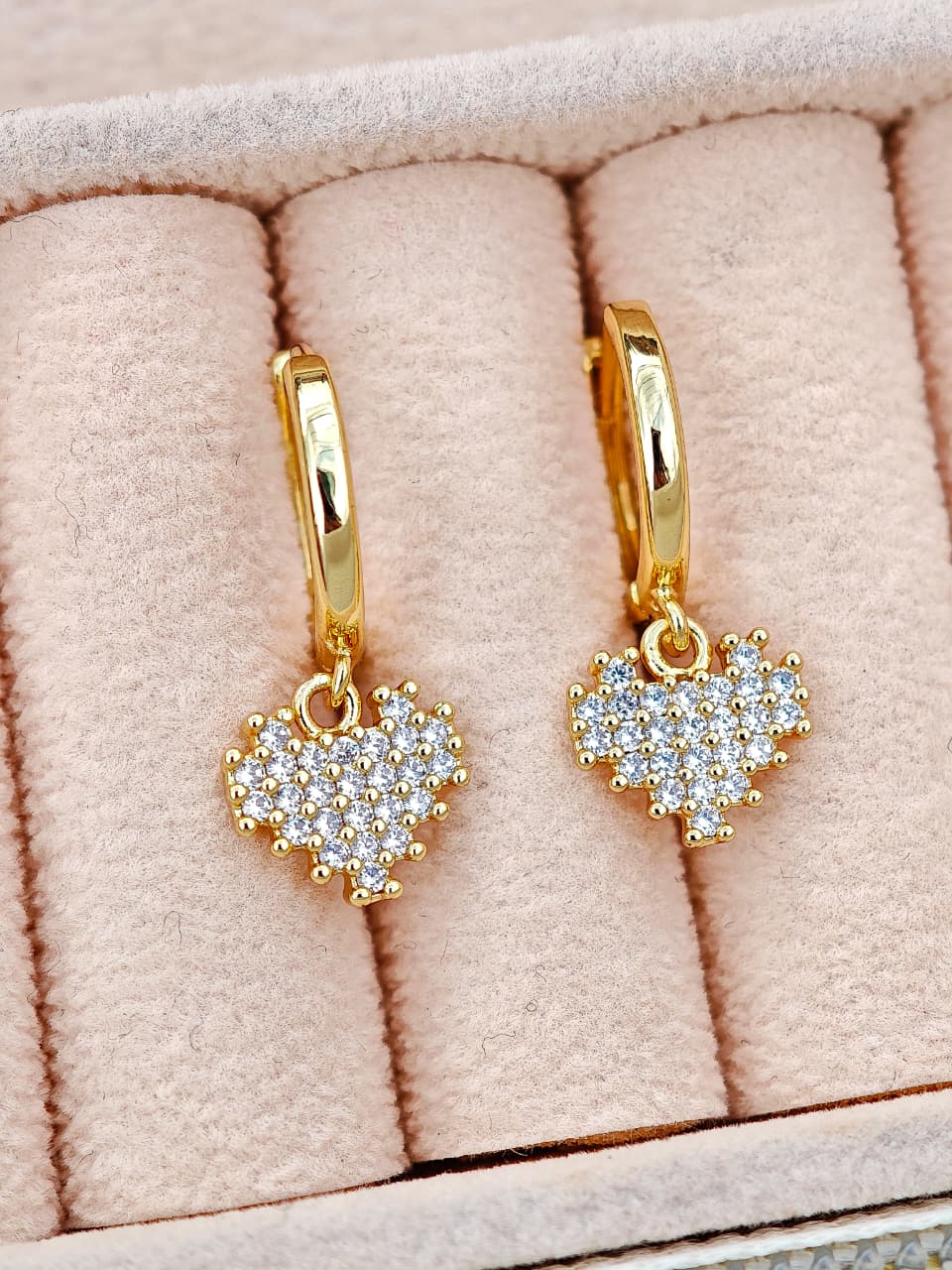 Huggies de Corazoncito con Zirconias