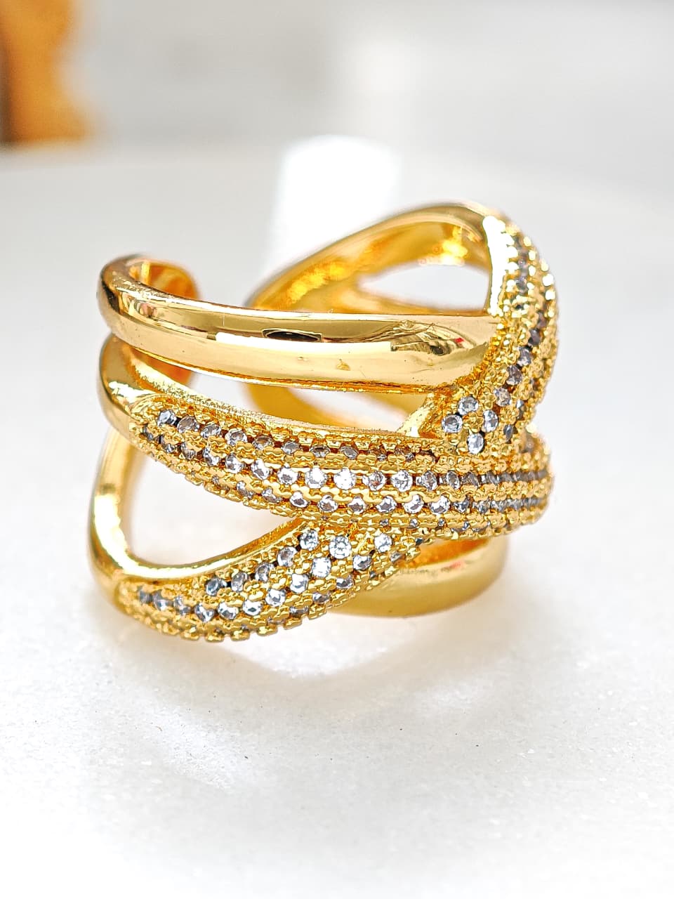 Anillo X con Zirconias