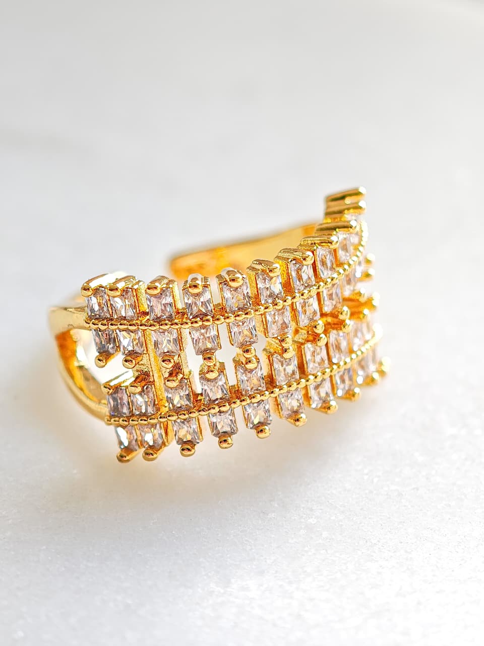 Anillo Doble Linea de Zirconias