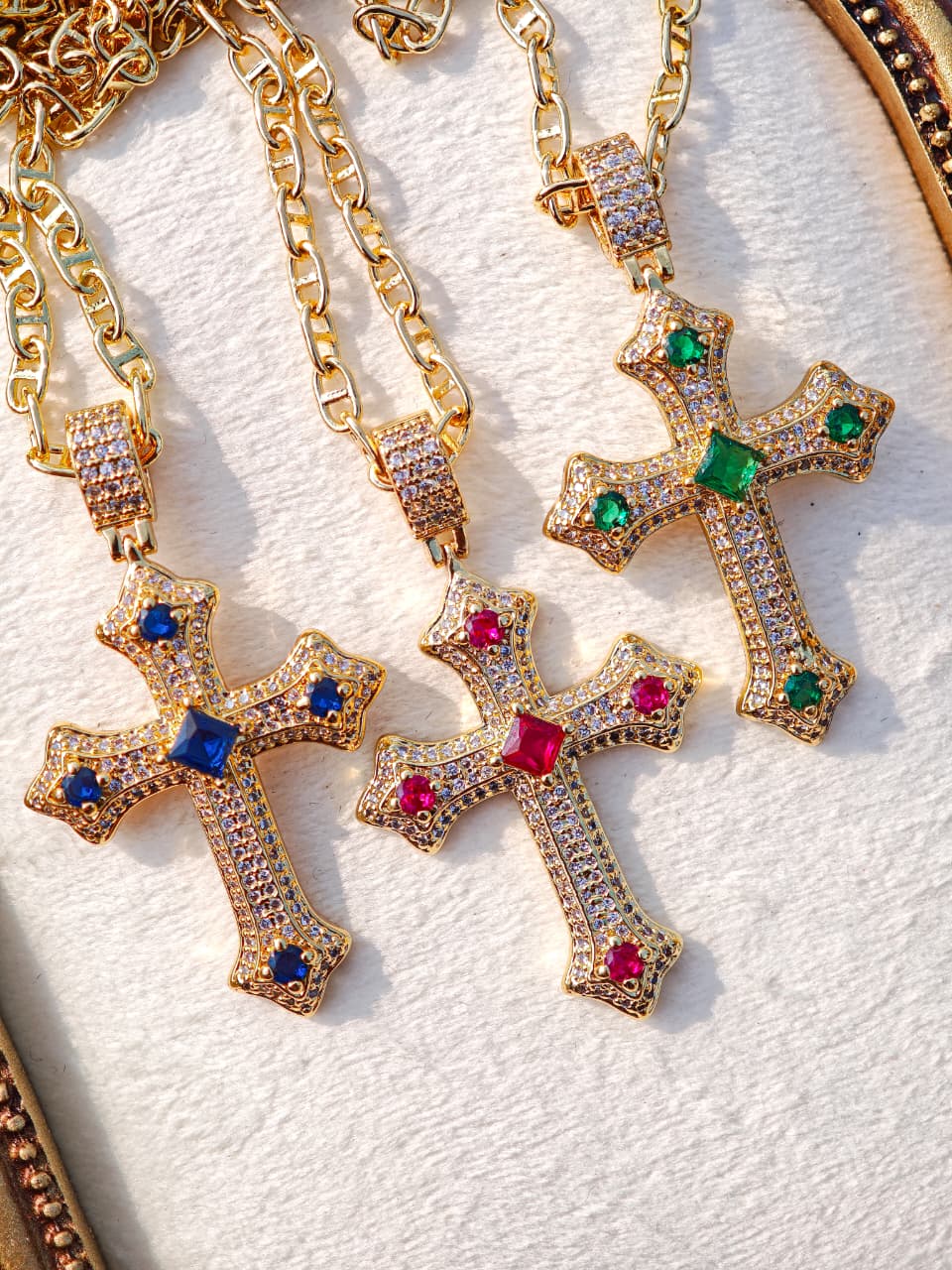 Collar Cruz con Zirconias y Piedra de Color