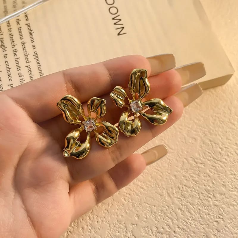 Aretes Flor con Piedra