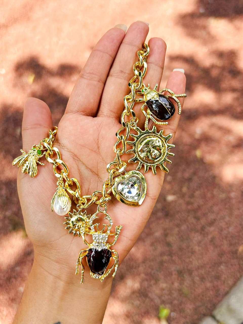 Collar Multi Dijes de Escarabajo