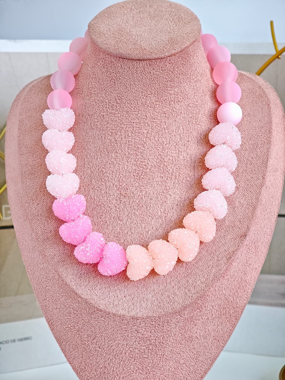 Collar de Corazónes de Gomita