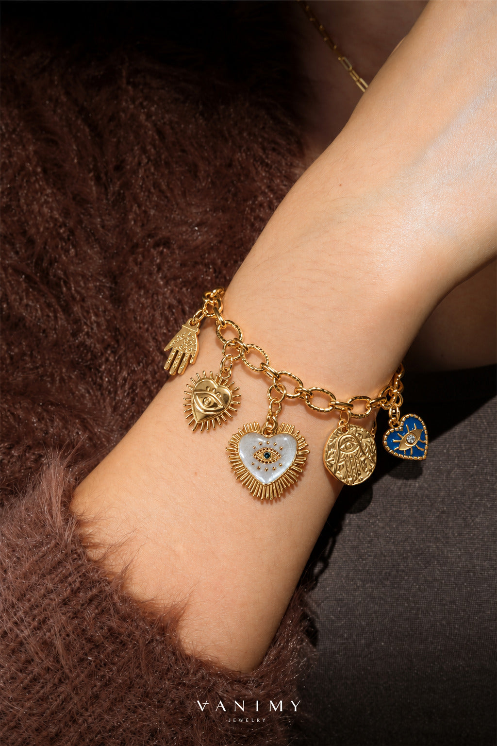 Pulsera de Corazon con Dijes