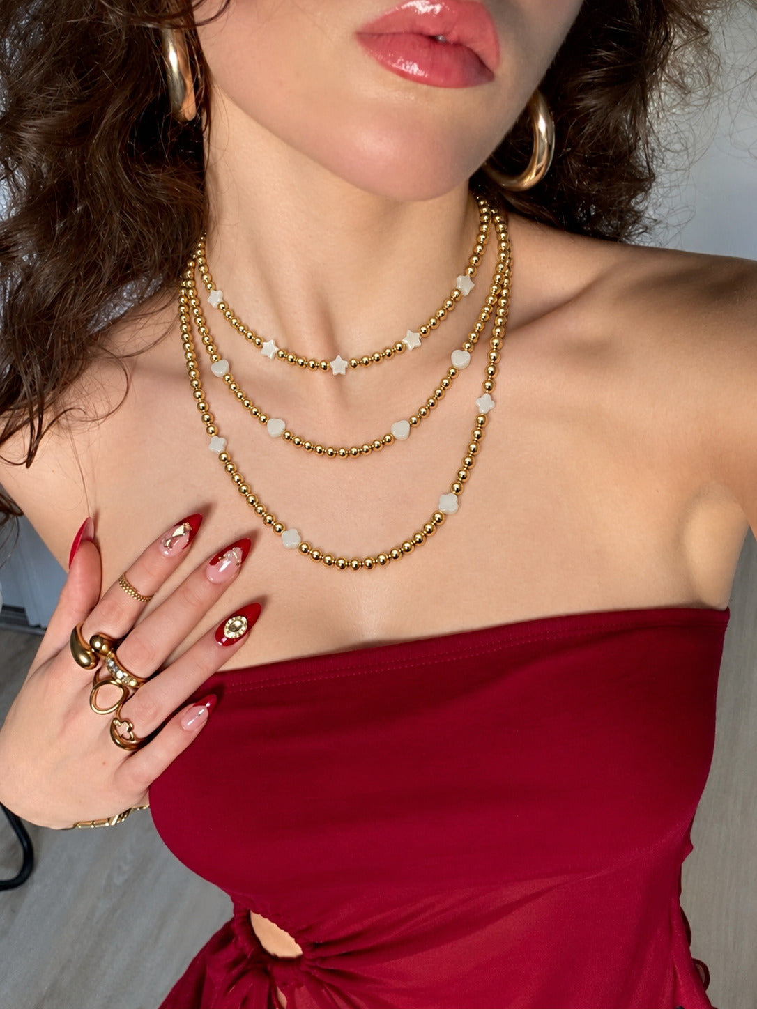 Collar de Bolitas y Figura