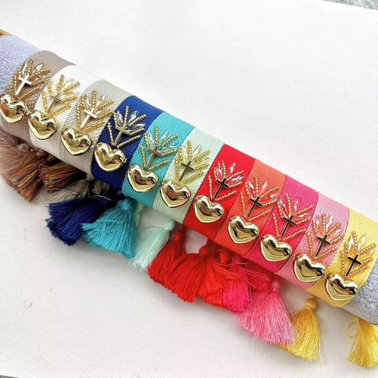 Pulsera Tejida Corazon Sagrado Dorado