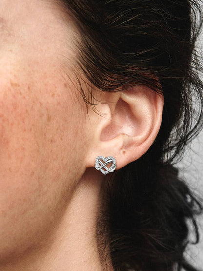 Aretes Pandora de Corazon con Infinito