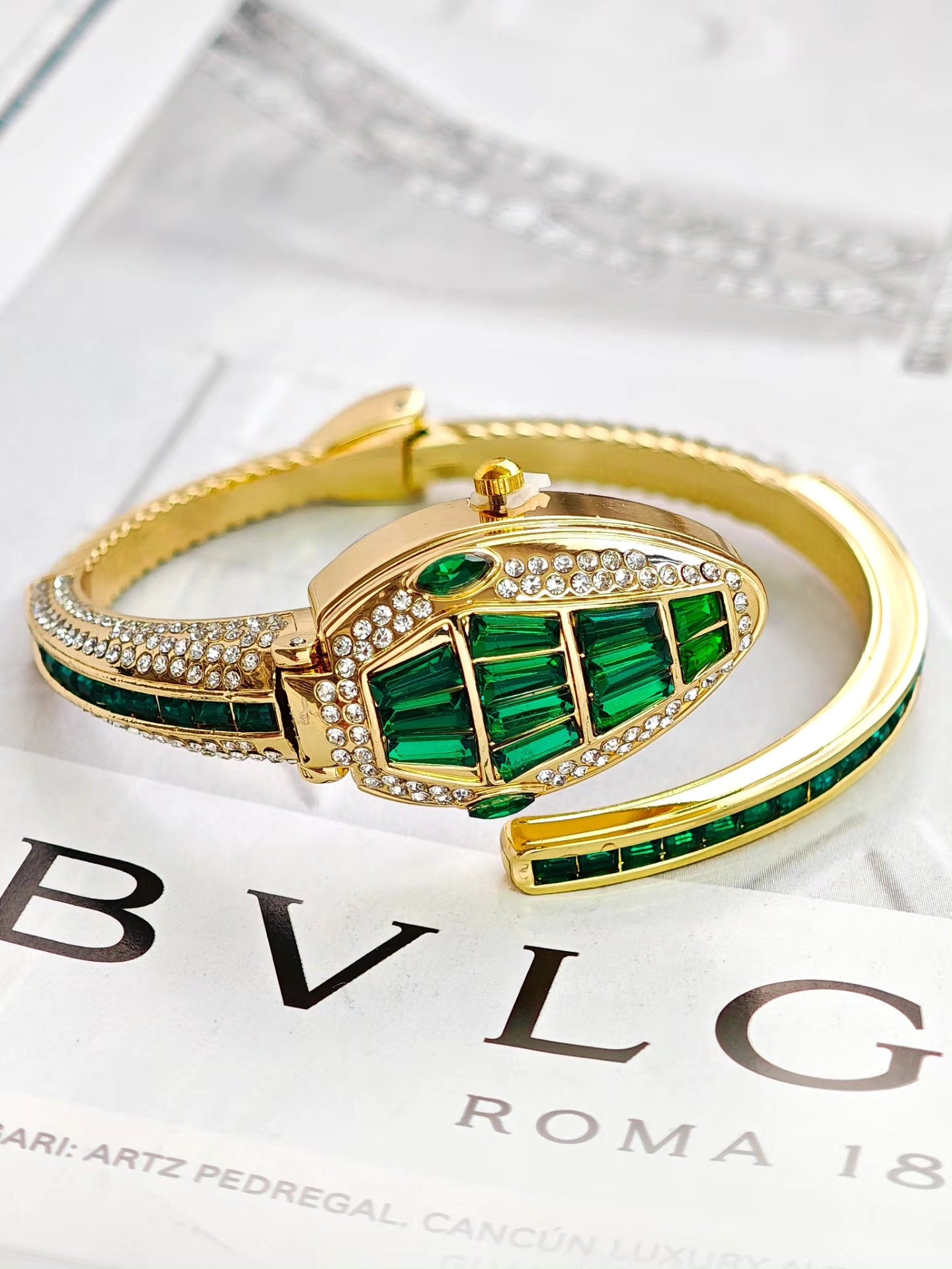 Reloj Serpiente con Zirconias