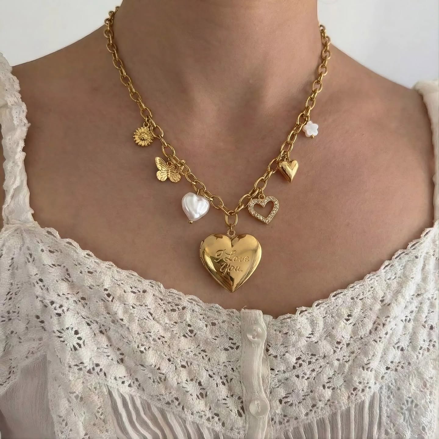 Collar Relicario de Corazon y Multidijes