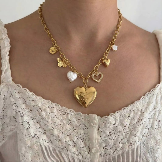 Collar Relicario de Corazon y Multidijes