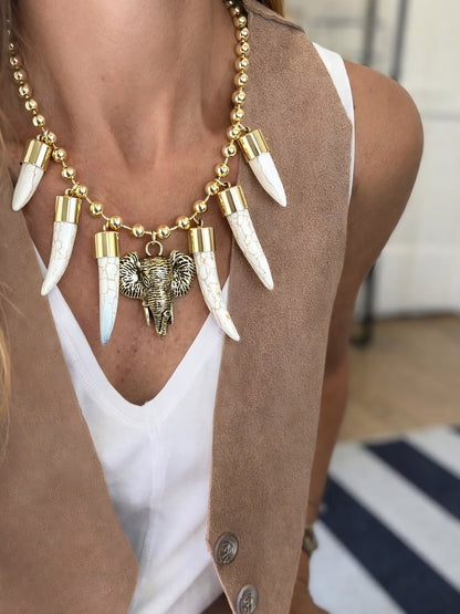 Collar Cunky de Elefante con Colmillos