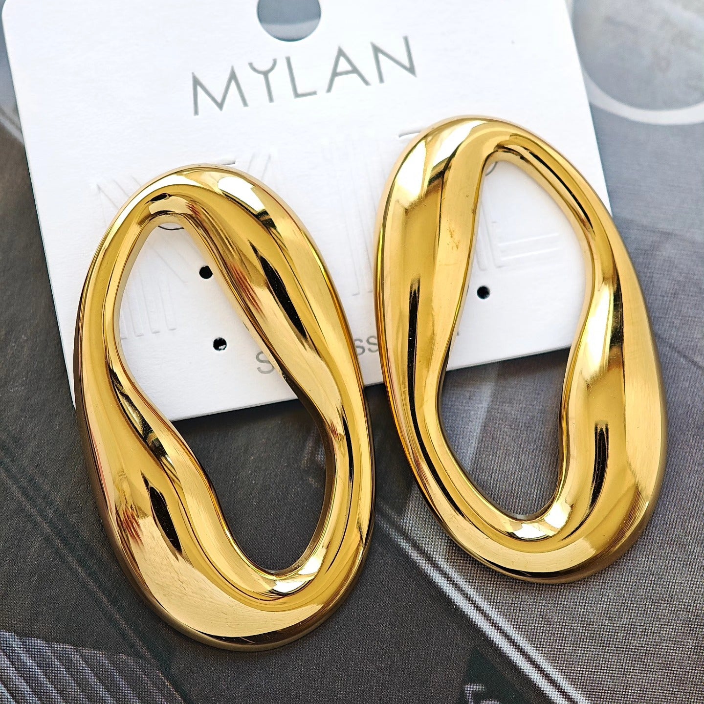 Aretes Oval