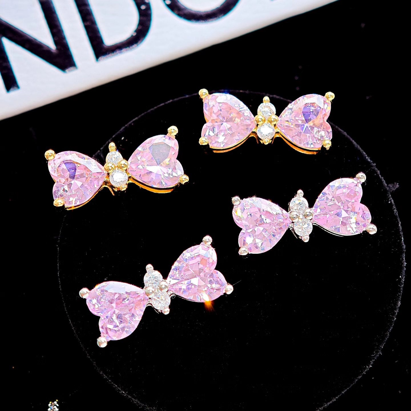 Aretes Pandora de Moñito