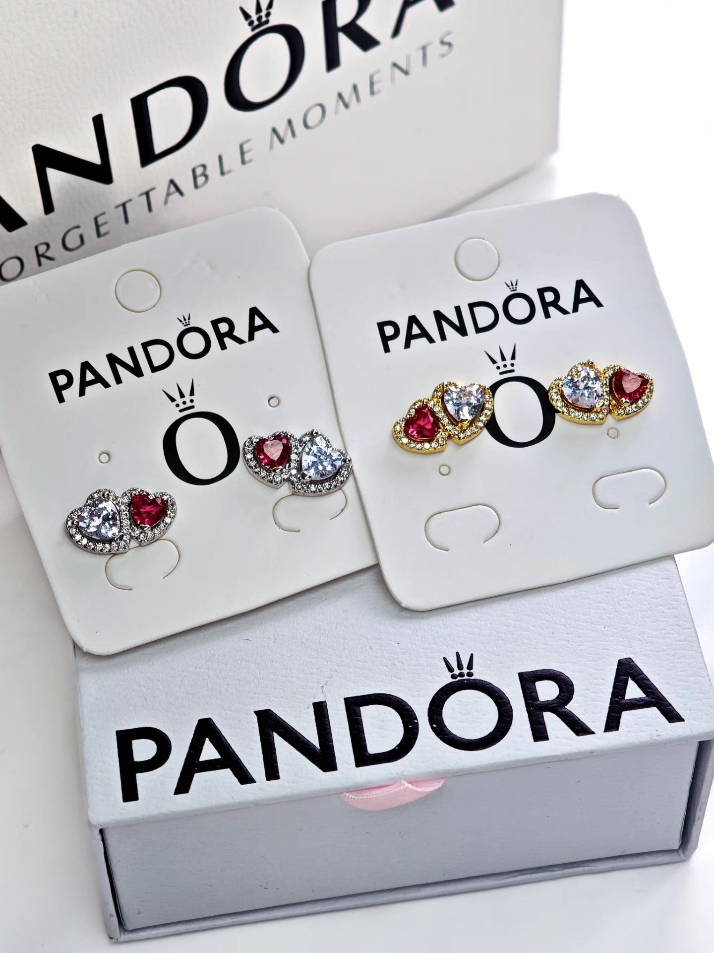 Aretes Pandora Corazon Rojo y Blanco