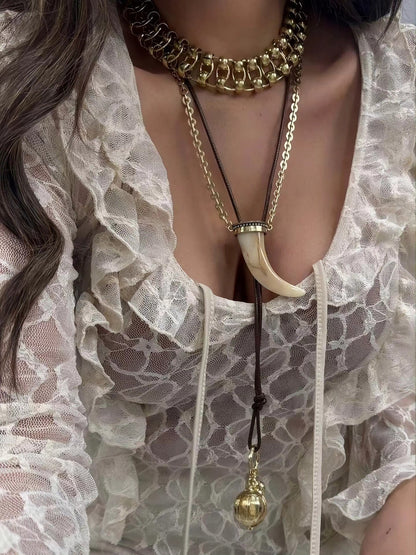 Collar Triple de Colmillo