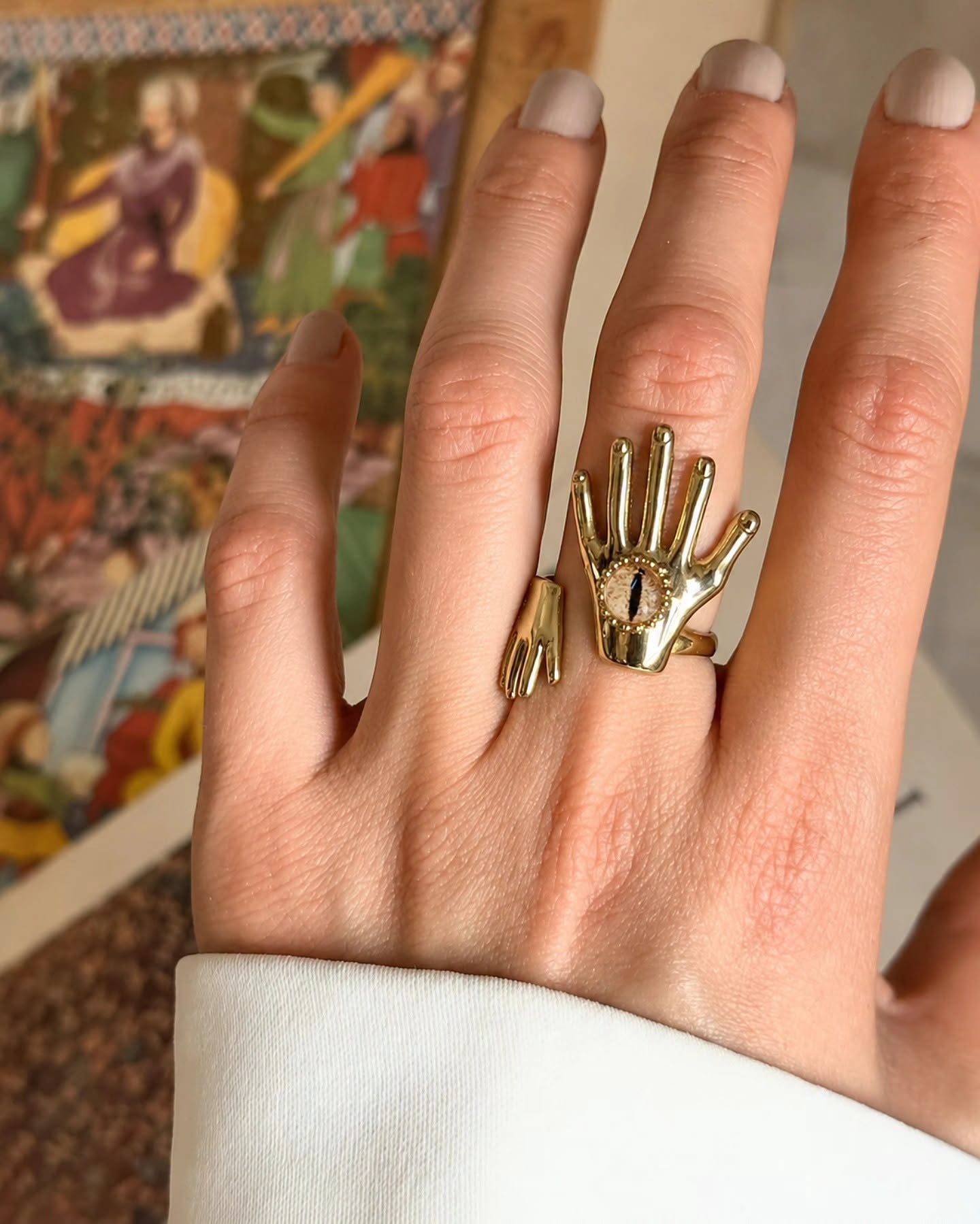 Anillo de Mano con Ojito Schiaparelli