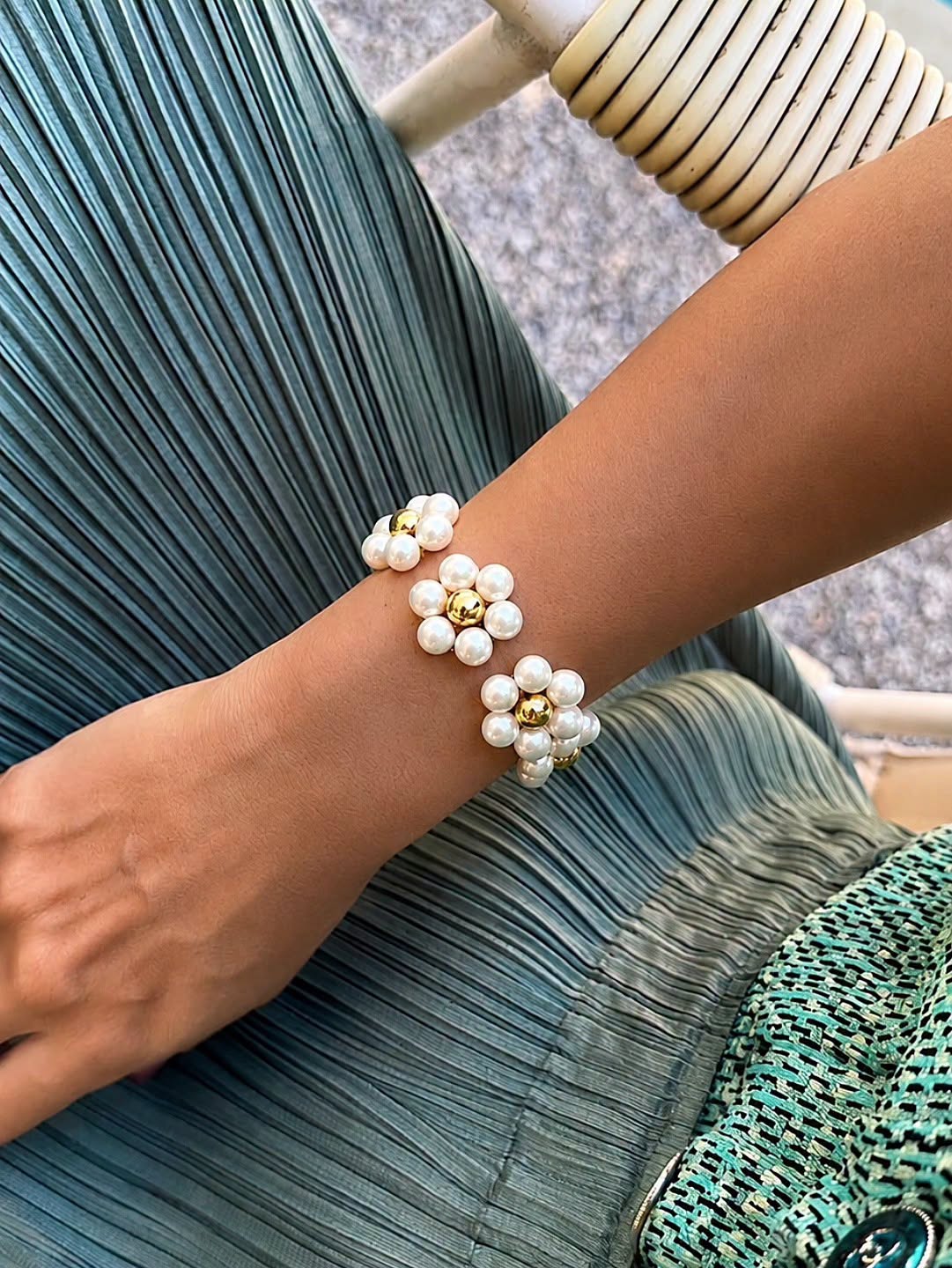 Pulsera de Flores Blancas