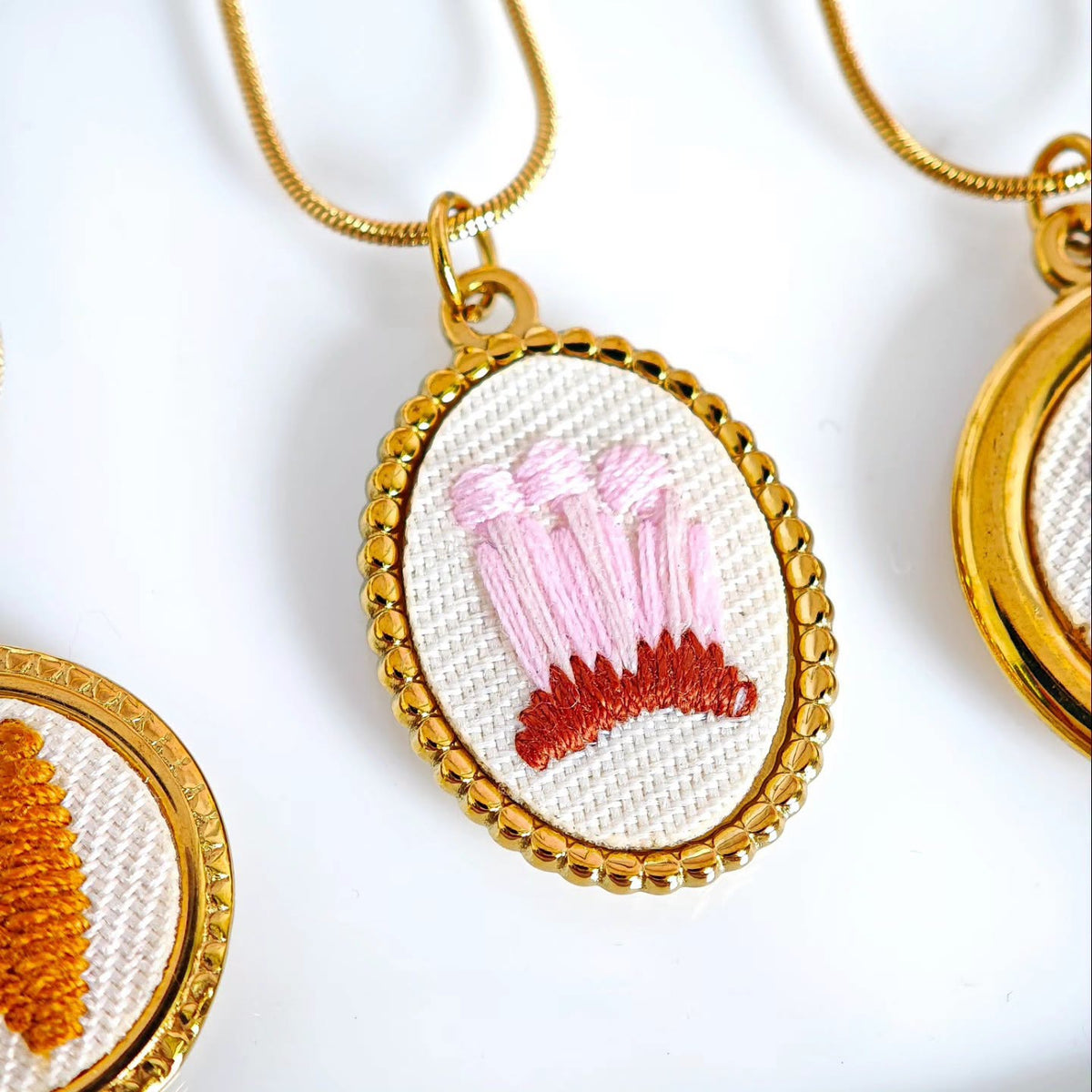 Collares Tejidos