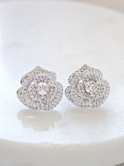 Aretes de Flor Llenos de Zirconias
