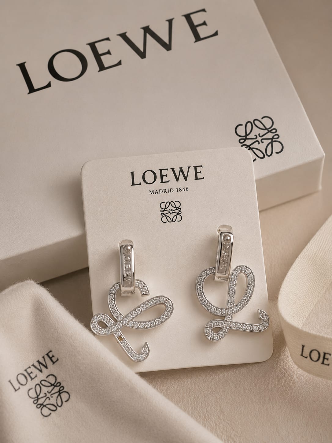 Aretes LOEWE