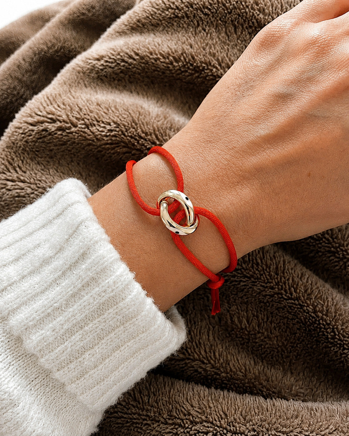 Pulsera de Hilo Rojo  con Ojito