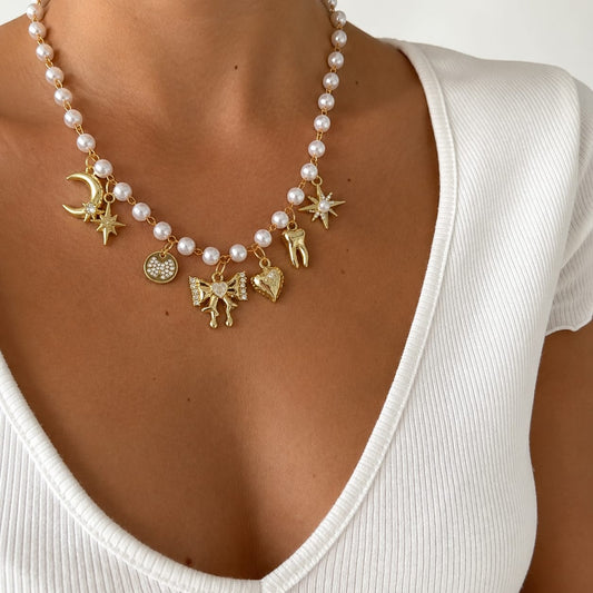 Collar de Perlas y Dijes
