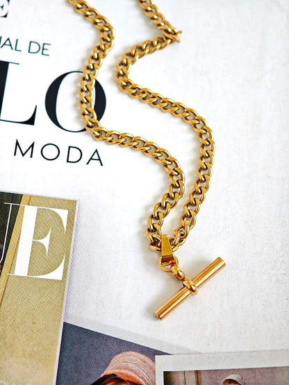 Collar "El Diablo Viste a la Moda"