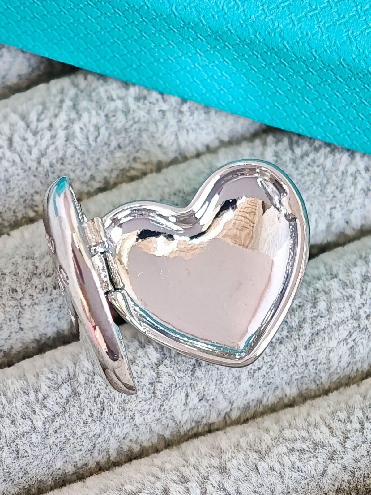 Anillo Tiffany Relicario