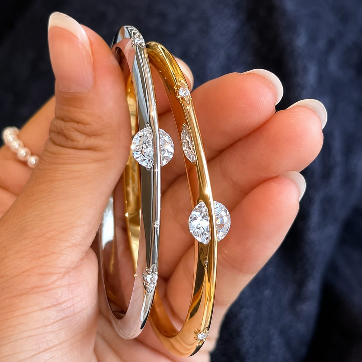 Brazalete con Piedra Giratoria
