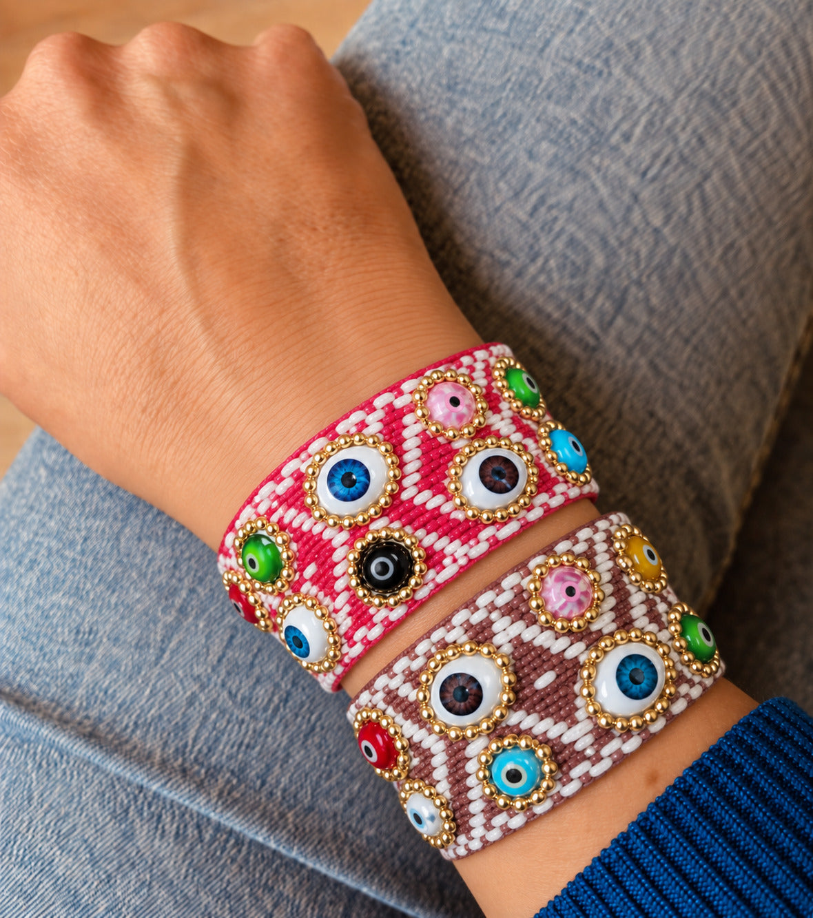 Pulsera Tejida con Ojitos