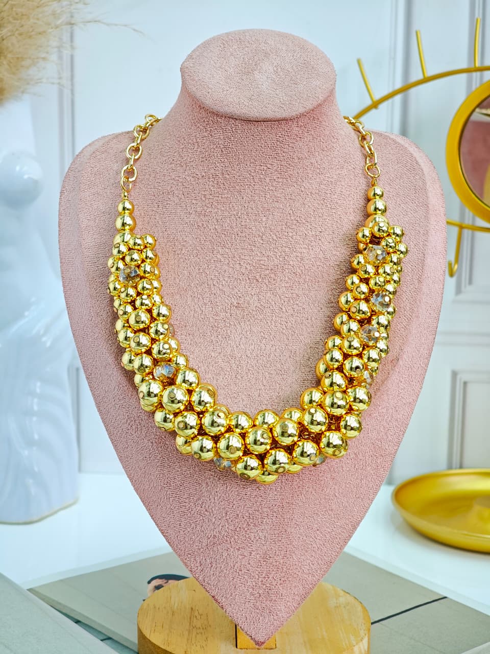 Collar Maxi de Bolitas Doradas