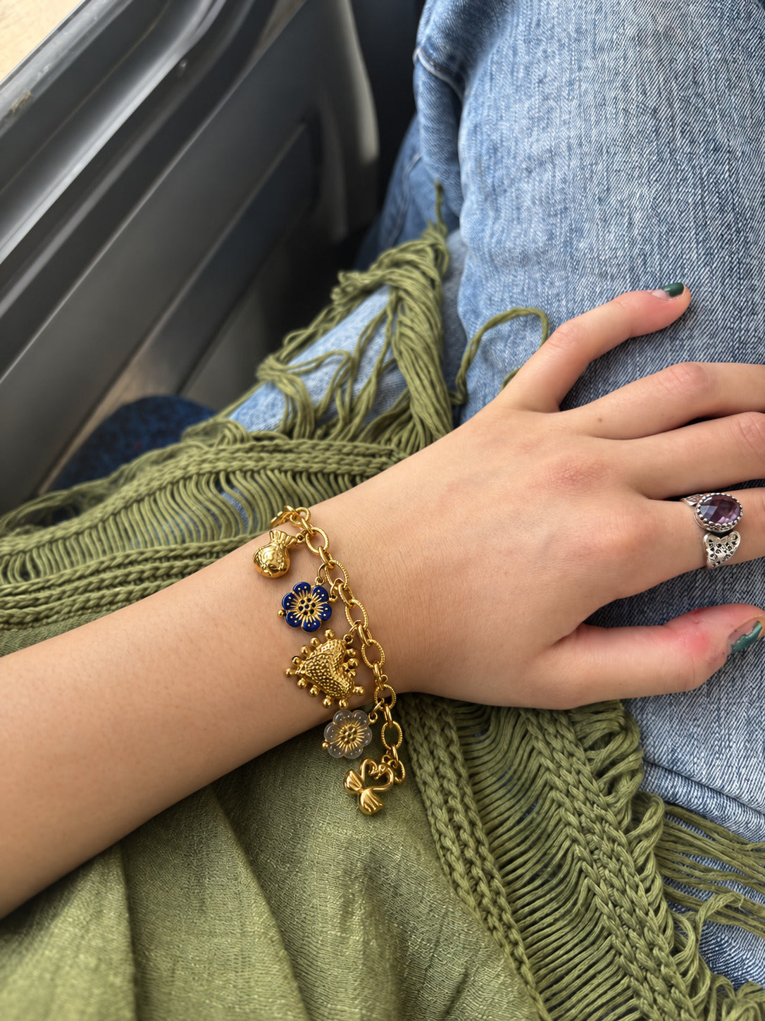 Pulsera de Corazón y Dijes