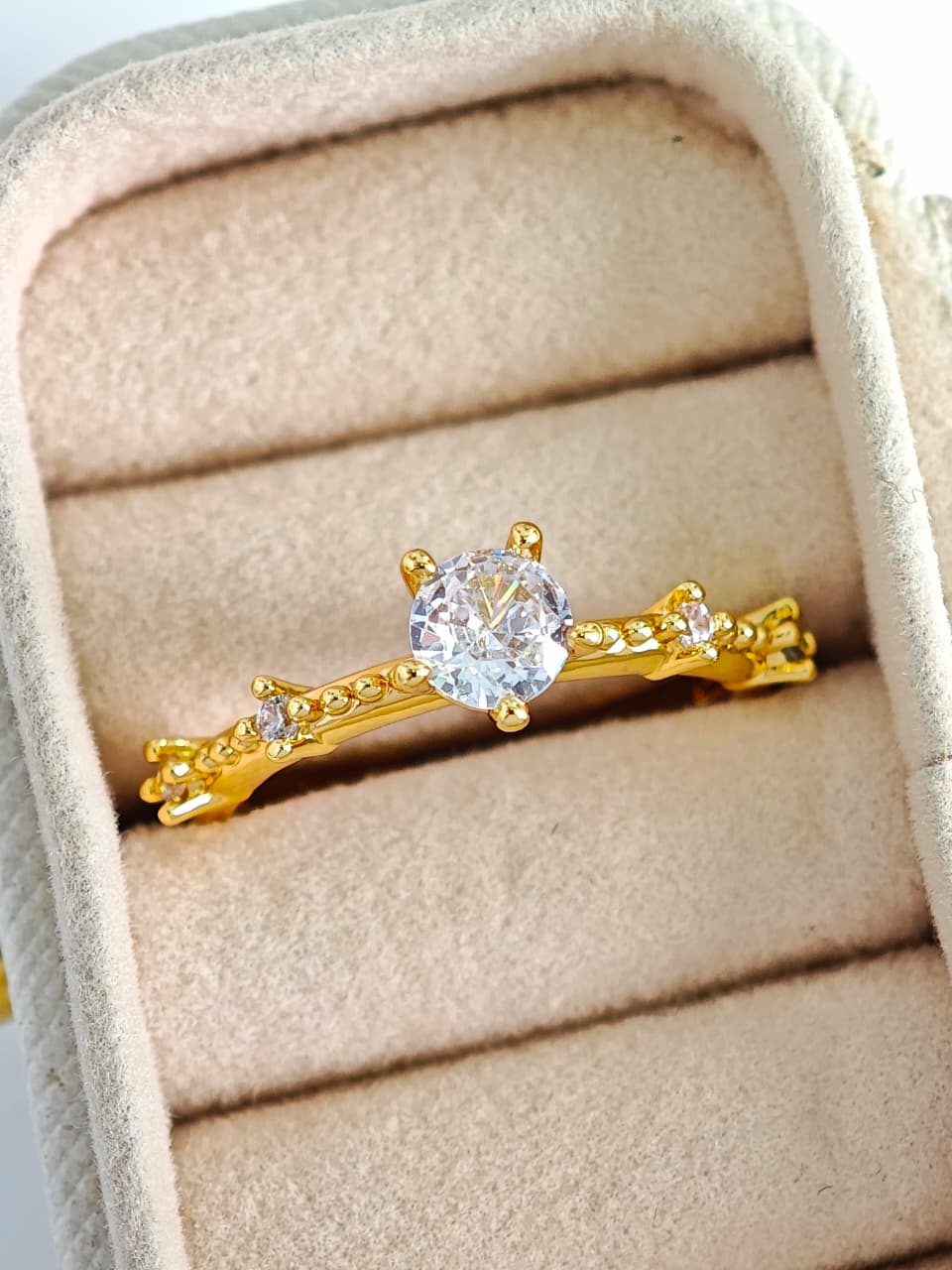 Anillo Finito con Piedritas