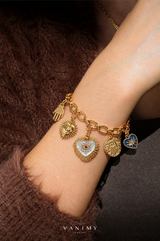 Pulsera de Corazon con Dijes