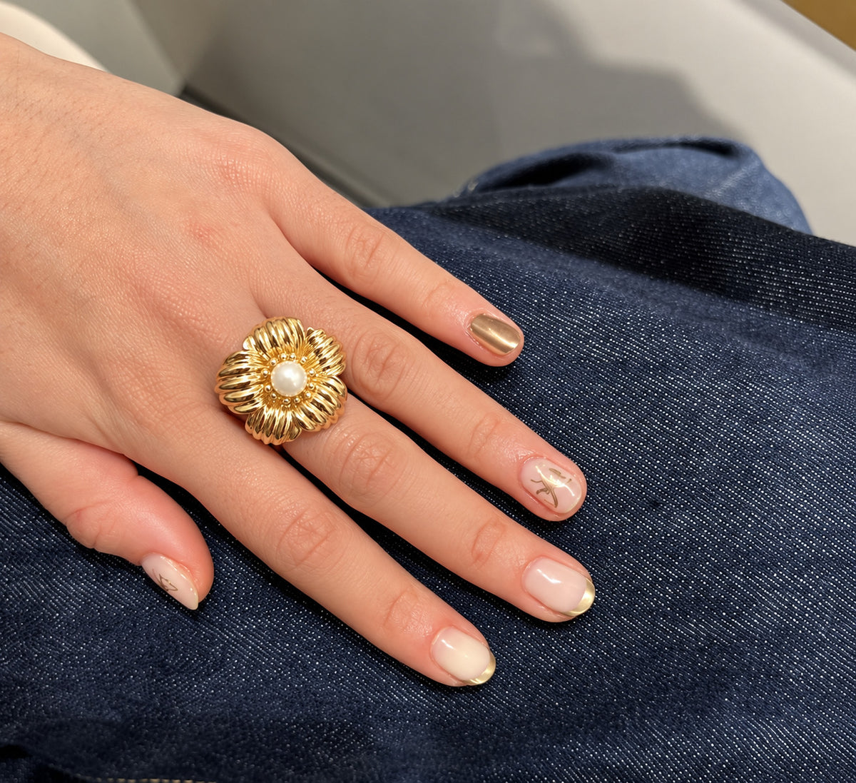 Anillo de Flor con Perlita