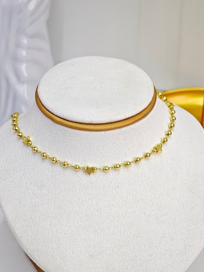 Collar Finito de Bolitas y Estrellitas