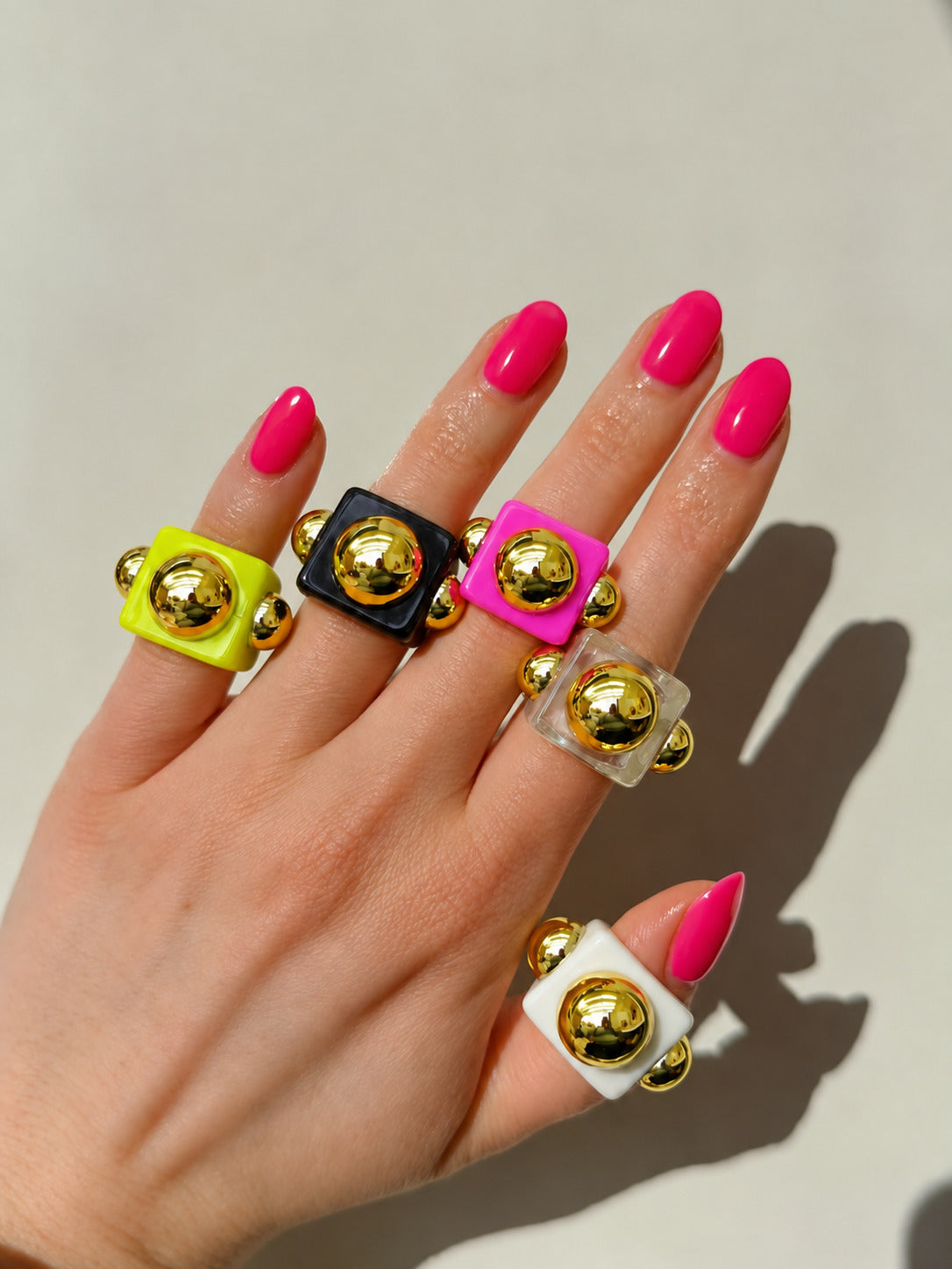 Anillo de Cubo con Bolitas