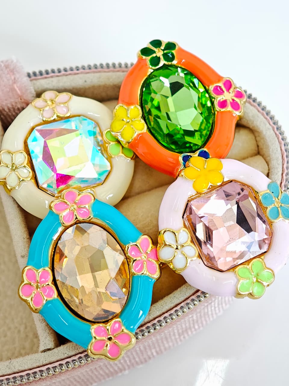 Anillos Tendencia de Piedra y Florecitas