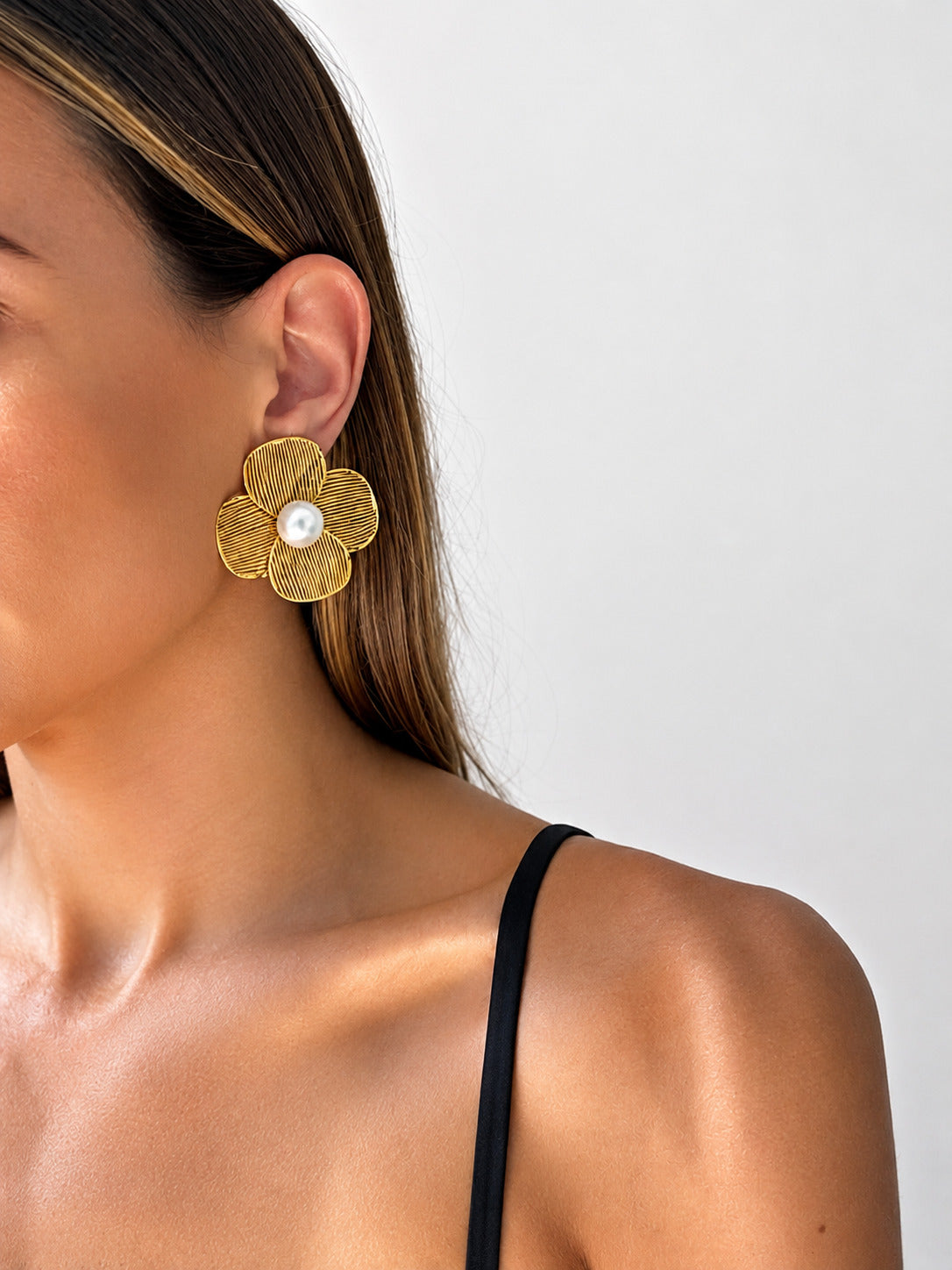 Aretes Flor con Perla