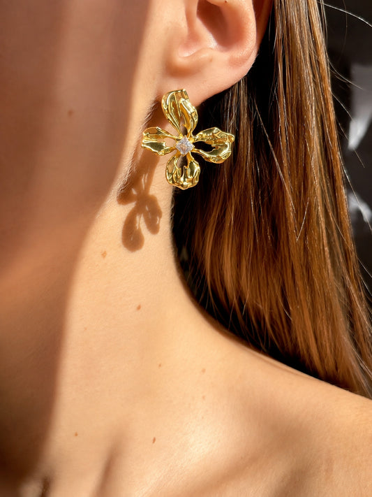 Aretes Flor con Piedra