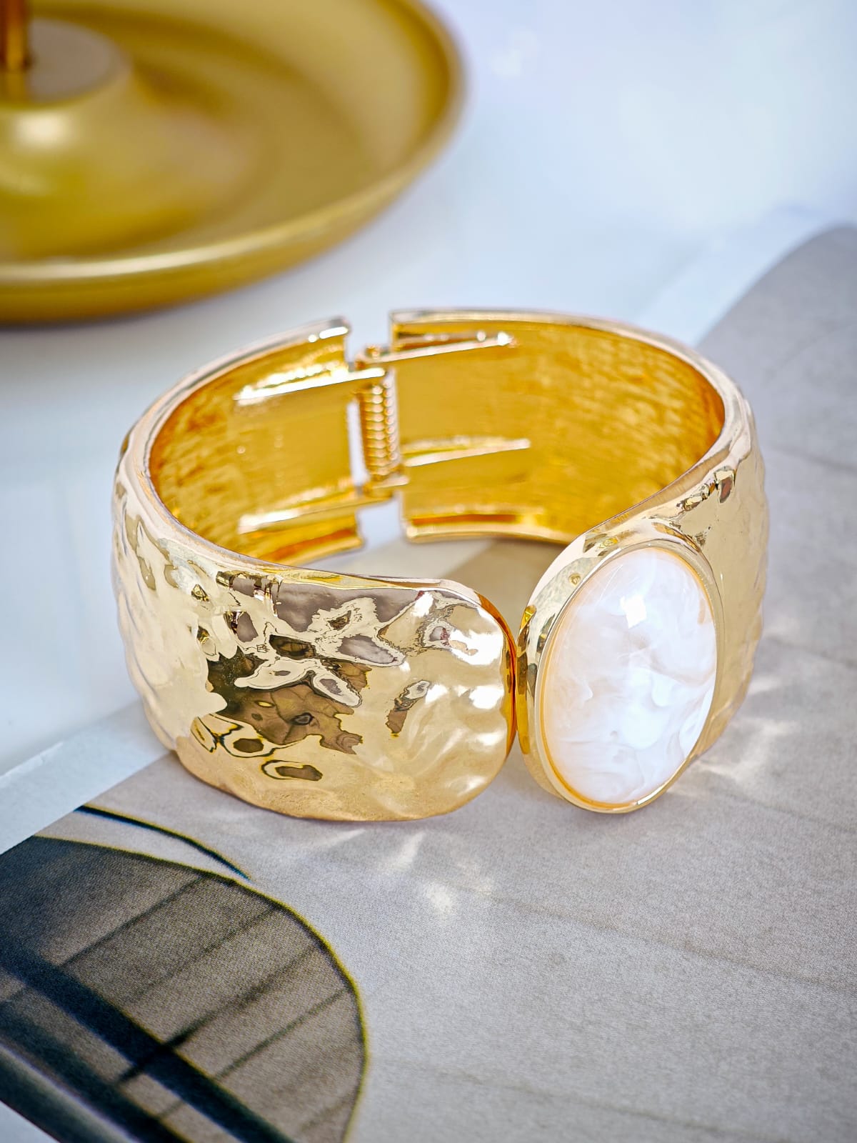 Brazalete de Piedra Ovalada