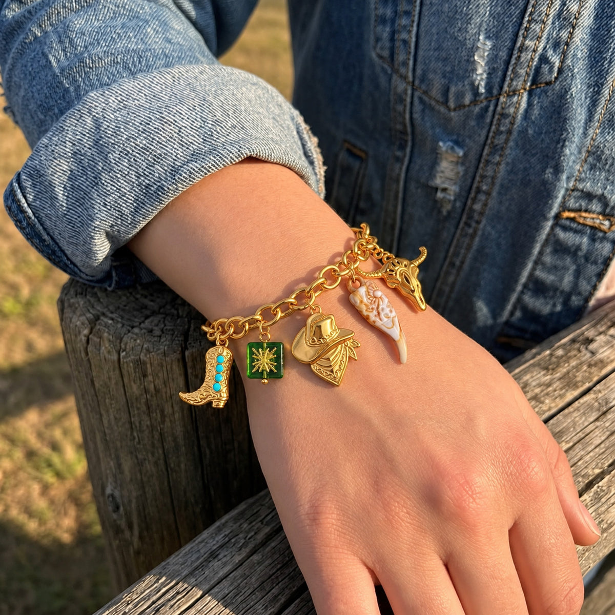 Pulsera Vaquera con Colmillo